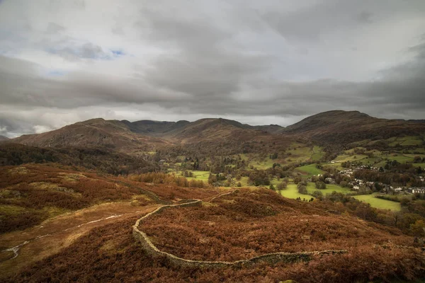 Beautiful colorful Autumn Fall landscape image of view from Loug — Stock Photo, Image