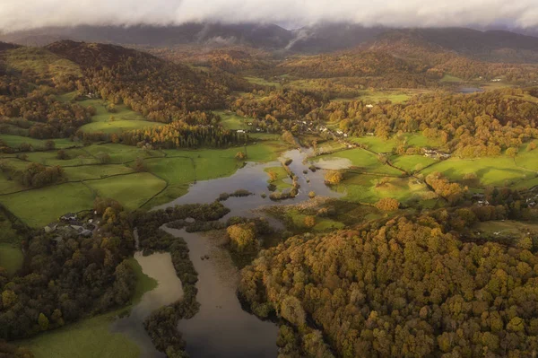 Vacker levande antenn drönare landskap bild av soluppgången i Aut — Stockfoto