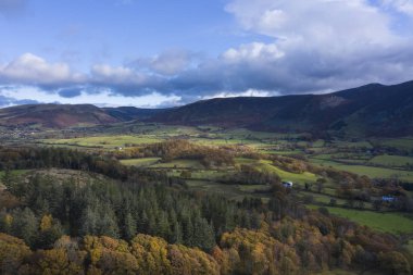 Güzel hava aracı renkli sonbahar sonbahar manzarası v 'nin