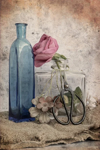 Schöne Vintage Look Auf Romantische Blumen Und Garten Paraphenalia Stillleben — Stockfoto