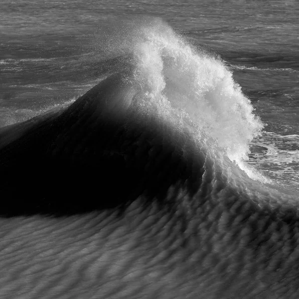 Stunning Image Individual Wave Breaking Cresting Violent Windy Storm Black — Stock Photo, Image