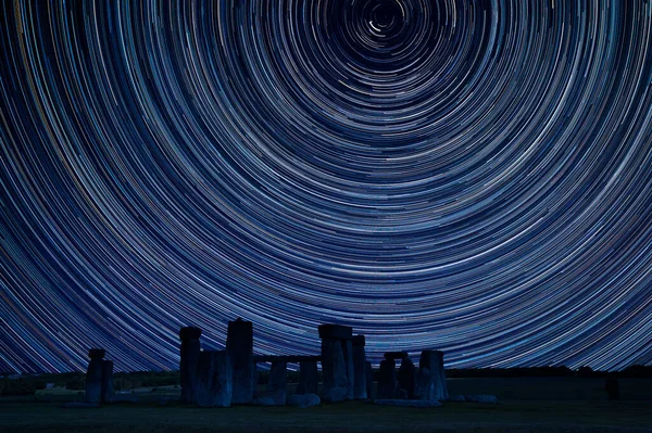 Image Composite Numérique Sentiers Étoilés Autour Polaris Avec Stonehenge — Photo