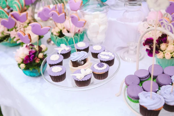 Candy bar. Table with sweets, candies, dessert — Stock Photo, Image