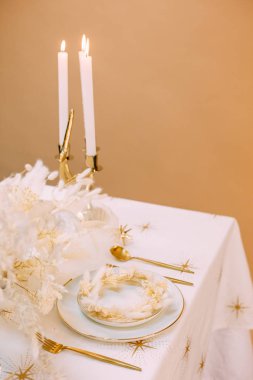 Romantik akşam yemeği şamdanı altın şamdan masası dekoru