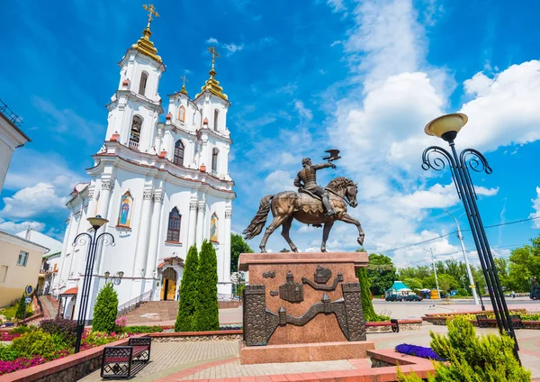 Resurrection Church Amazing Equestrian Statue Vitebsk Belarus Cloudy Sky — ストック写真