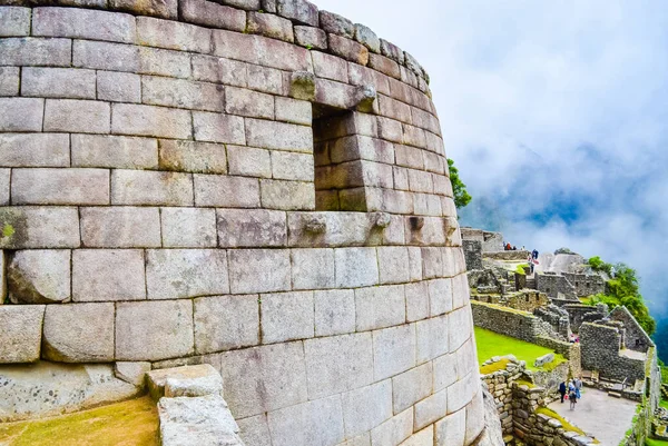 ペルーのマチュピチュ市の丸塔 — ストック写真
