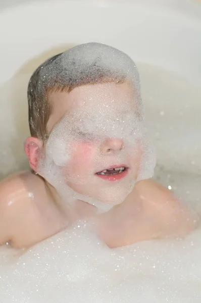 Niño niño baño — Foto de Stock