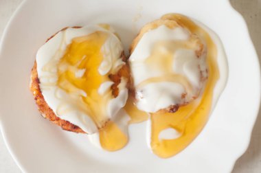 Lor kek krem ve ballı