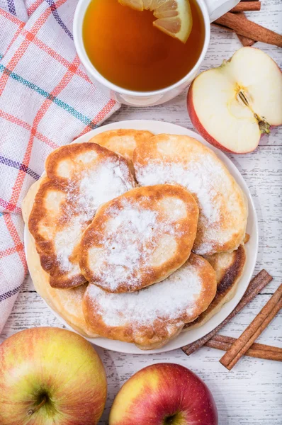 Homemade apple pancakes with cinnamon. — Stock Photo, Image