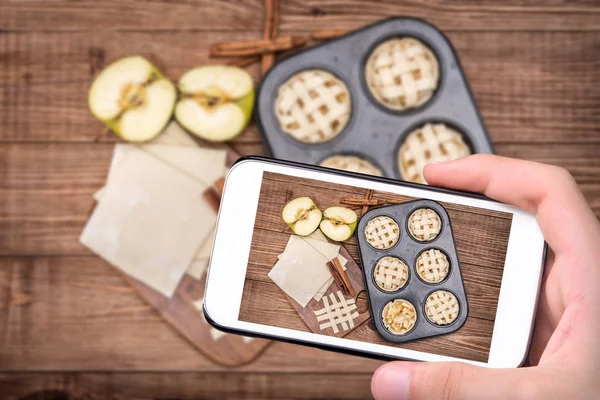 Fresh homemade delicious apple muffins . — Stock Photo, Image