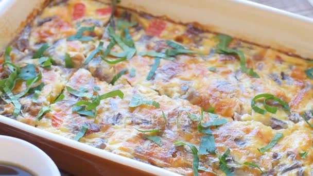 Omelette au jambon et fromage au four . — Video