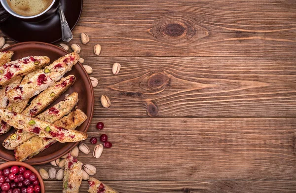 Biscotti z pistacji i żurawiną. — Zdjęcie stockowe