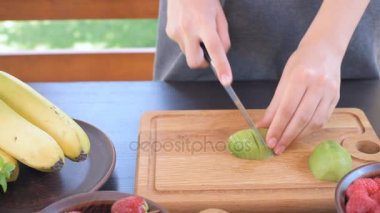 Kivi Dilimleme eller. 