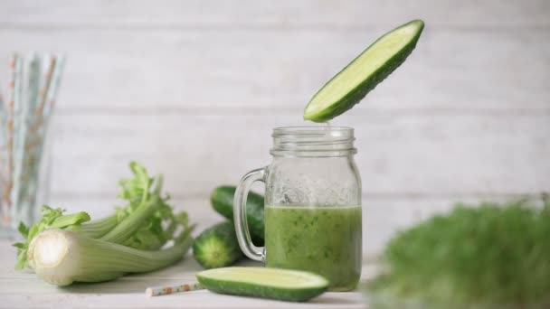 Cinemagraph Pouring Cucumber Juice Glass Nobody Living Photo — Stock Video