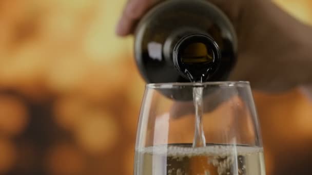 Cinemagraph Verter Una Copa Vino Blanco Foto Movimiento — Vídeo de stock