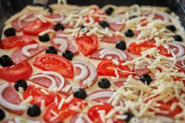 ham ev yapımı pizza