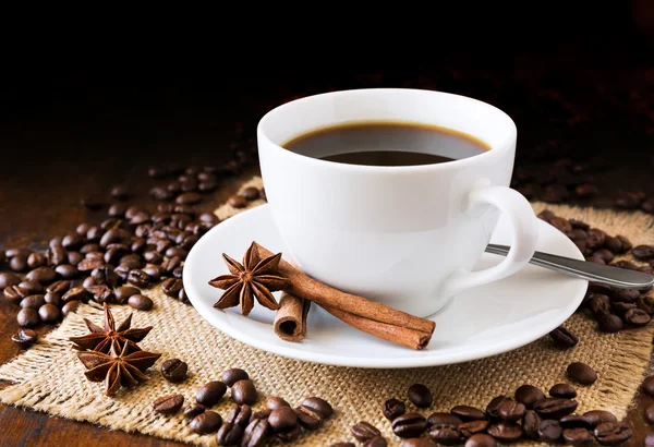 Tasse de café et haricots — Photo