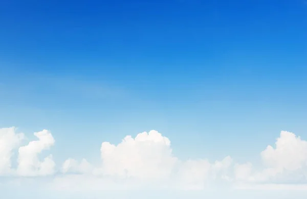 Blue sky background with white tiny clouds — Stock Photo, Image