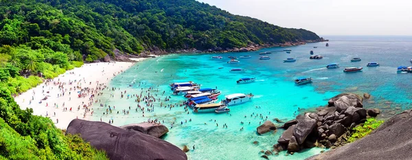 Hermosa Playa Cielo Azul Islas Similan Tailandia Vacaciones Fondo Fondo —  Fotos de Stock