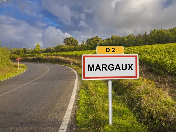 Firma che indica la regione vinicola di Margaux in Borgogna, Francia — Foto Stock