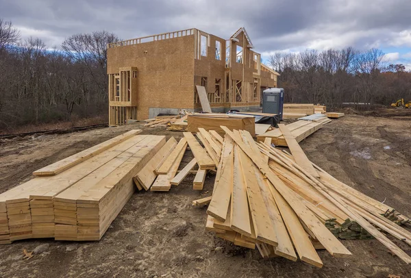 Nya Hus Konstruktion Inramning Stadens Förorter — Stockfoto