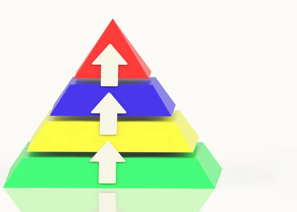 Pyramid med pilar och copyspace visar tillväxt eller framsteg — Stockfoto