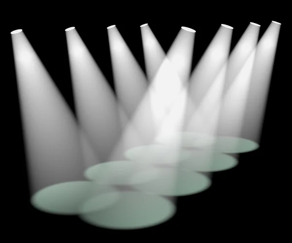 为突出产品的舞台上连续八个白色聚光灯 — 图库照片