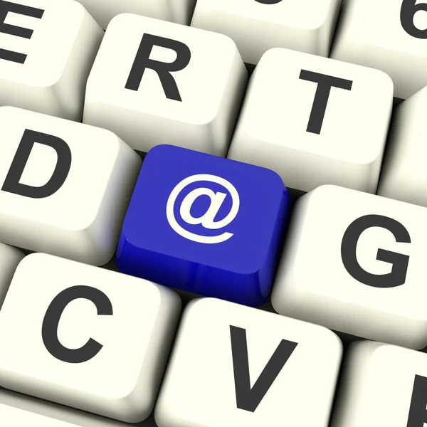 E-mailben számítógép kulcs részére elektronikus levél, vagy lépjen kapcsolatba — Stock Fotó