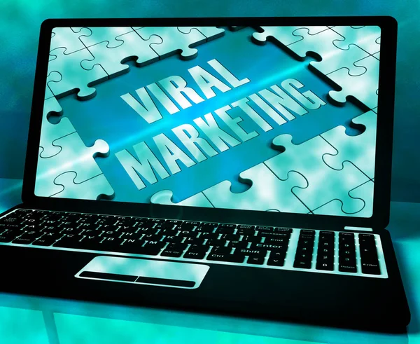 Marketing viral no laptop mostra mídia social 3d renderização — Fotografia de Stock