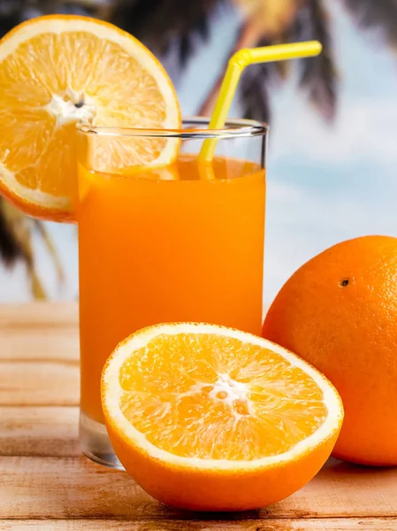 Jus d'orange gezonde geeft aan fruitige vloeistof en biologische — Stockfoto