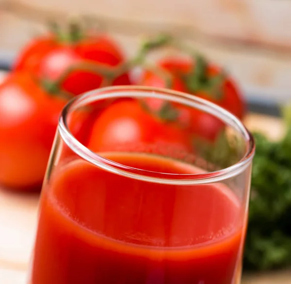 Rip Tomato Juice représente boissons potable et rafraîchissante — Photo