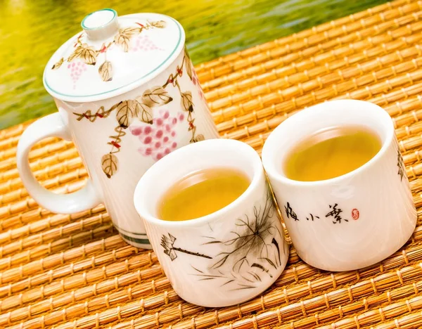 Δροσιστικό τσάι πράσινο δηλώνει διαλείμματα διάλειμμα και καφέ — Φωτογραφία Αρχείου