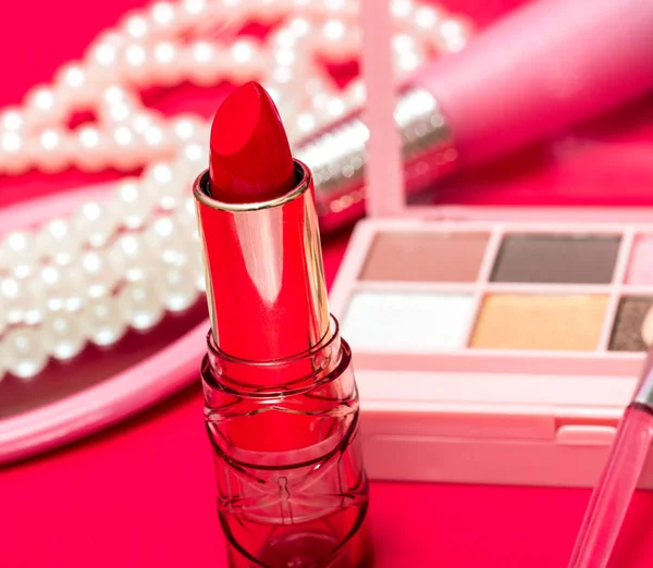 Lipstick make-up betekent Beauty producten en cosmetica — Stockfoto