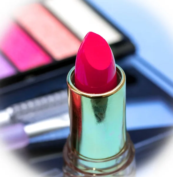 Make-up růžové rtěnky show Beauty produkt a kosmetika — Stock fotografie