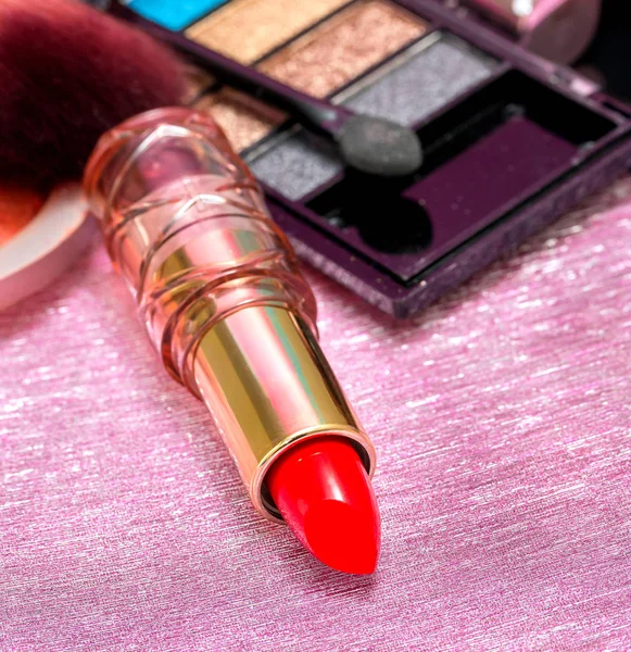 Kosmetické nalíčení označuje Lip Stick a obličeje — Stock fotografie