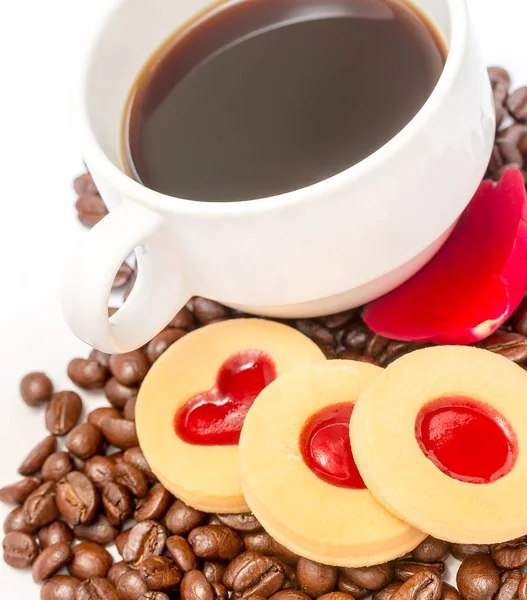 El amor de granos de café representa bebida caliente y aromática —  Fotos de Stock
