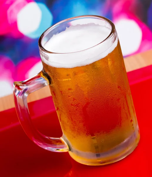 Bir Dalam Kaca Menampilkan Pint Beers And Refreshment — Stok Foto