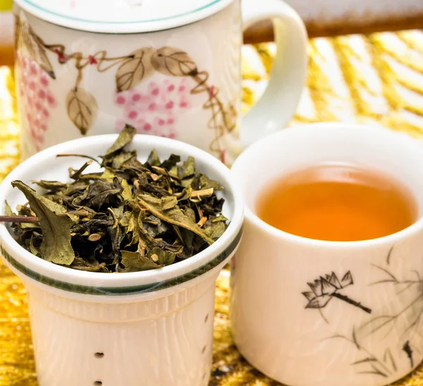 El té en el patio representa el tiempo de descanso y el descanso —  Fotos de Stock