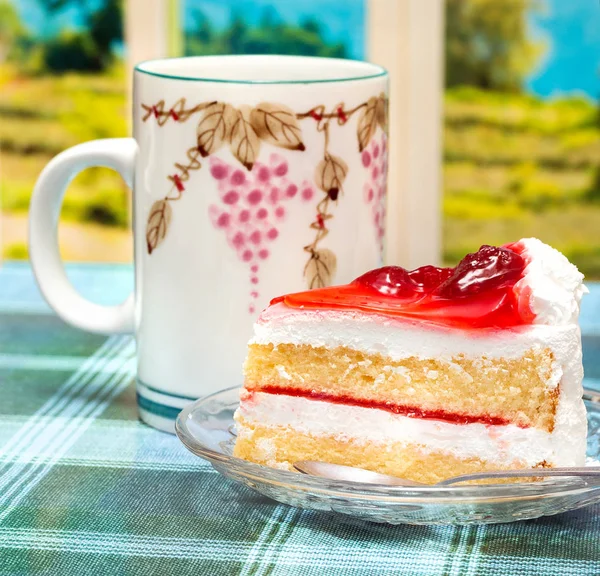 Eper krém torta képviseli, szünet és desszertek — Stock Fotó