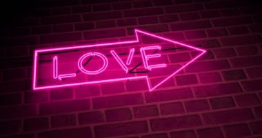 Neon aşk işareti, gece kulübü ya da masaj için aydınlatılmış bir reklam. parlayan mesaj veya floresan işareti - 4k