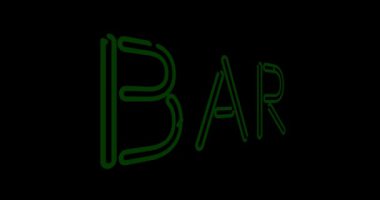 Meyhane, bar ya da meyhane önünde neon bar tabelası var. Bir salonda alkol veya kokteyl için renkli bir grafik - 4K