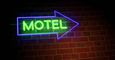 Neon Motel tabelası konaklama için motor pansiyonunun yerini gösteriyor. Yol misafirhanesinde tatil ya da seyahat odası - 4K