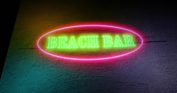 Знак Пляжного Бара Неоновой Графической Подсветкой Означает Летний Ресторанный Бар — стоковое видео