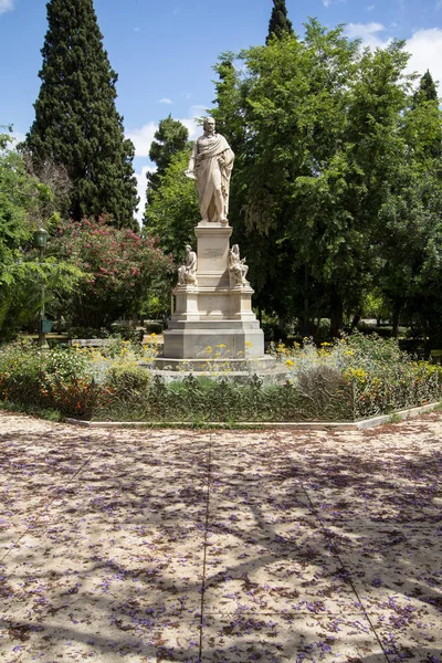 Monumento nel parco principale di Atene, Grecia — Foto Stock