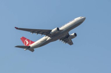 Uçak kalkıyor.