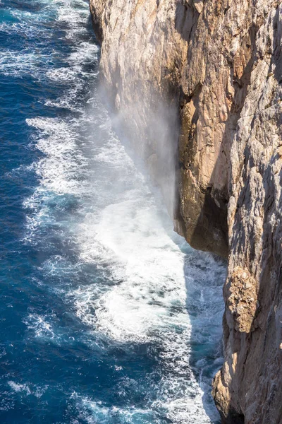 Cueva Neptuno en Alghero, Cerdeña, Italia — Foto de Stock
