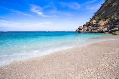 Cala Mariolu plaj İtalya Sardinya Adası