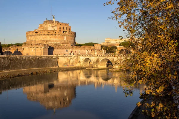 Sant' Angelo Bridge och Sant' Angelo Castel, Rom — Stockfoto