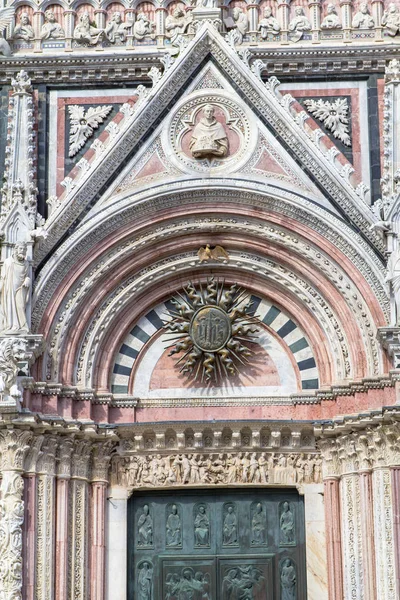 Front wall of the Siena Cathedral, Tuscany, Italy — Stock Photo, Image