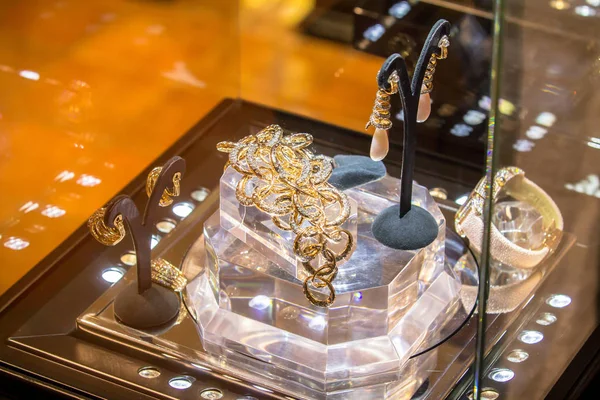 Zestaw biżuterii luksusowych — Zdjęcie stockowe